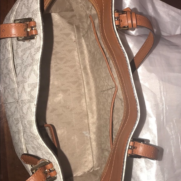 Michael Kors Purse - Picture 5 of 7